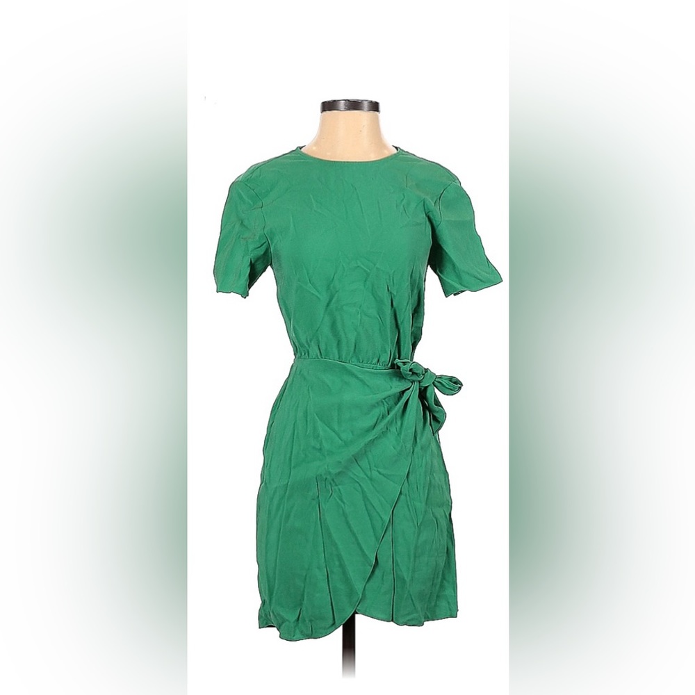 STUNNING green dress